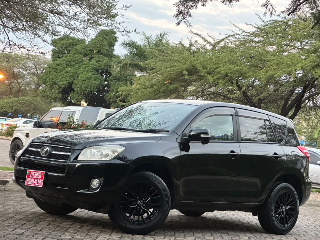 RAV4 thumbnail 3